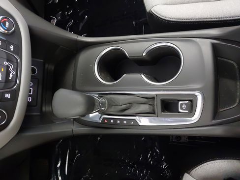 Used 2023 Chevrolet Equinox LT image 22