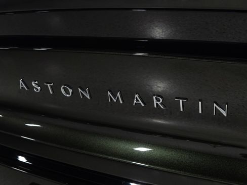 Used 2025 Aston Martin Vanquish image 25