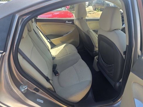 Used 2014 Hyundai Accent GLS FWD image 12