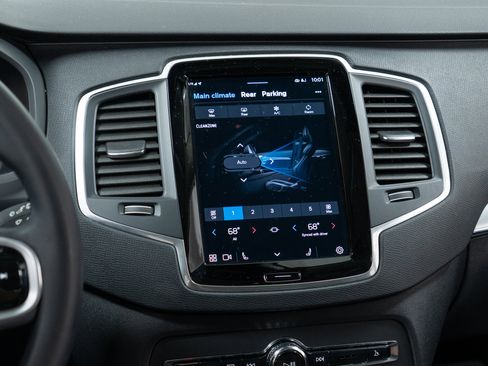 Used 2023 Volvo XC90 B5 Core w/ Protection Package Premier image 19