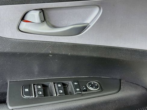 Used 2023 Kia Forte LXS w/ LXS Technology Package FWD image 21