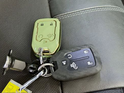 Used 2019 Chevrolet Silverado 1500 High Country w/ Technology Package image 21