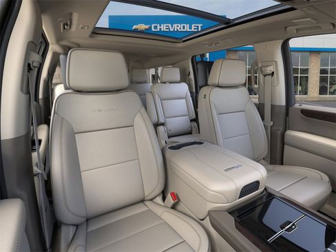 New 2026 GMC Yukon XL Denali w/ Denali Reserve Package image 16