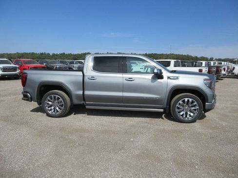 New 2026 GMC Sierra 1500 Denali w/ Denali Reserve Package AWD/4WD image 3