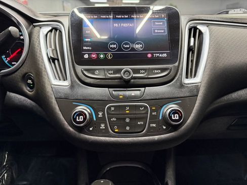 Used 2020 Chevrolet Malibu LT FWD image 24