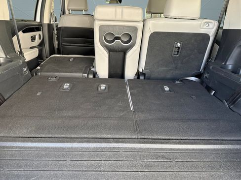 Certified 2025 Honda Pilot Touring image 33