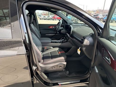 New 2026 Chevrolet Traverse RS w/ LPO, Floor Liner Package AWD/4WD image 35