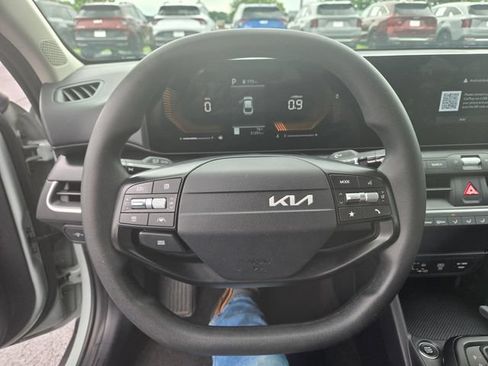 Used 2025 Kia K4 FWD image 17