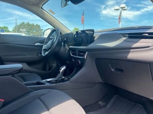 Used 2024 Buick Encore GX Preferred w/ Comfort Package AWD/4WD image 16