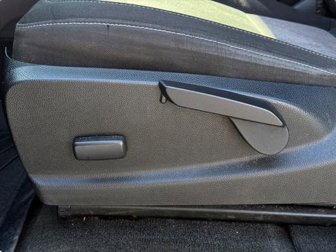 Used 2016 GMC Canyon SLE w/ SLE Convenience Package image 13