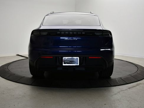 Certified 2025 Porsche Macan 4S Electric AWD/4WD image 6