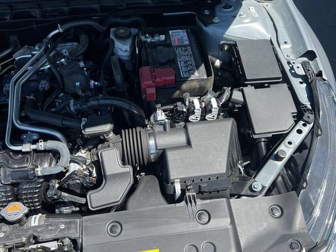 Used 2024 Nissan Altima 2.5 SV FWD image 14
