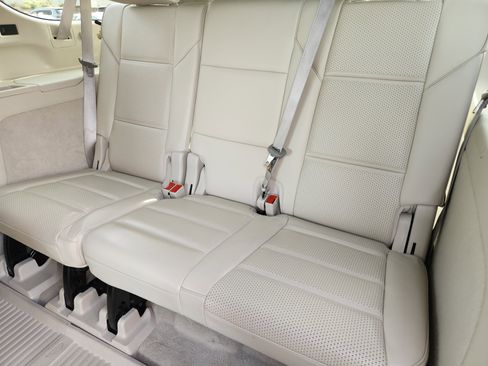 Used 2025 Cadillac Escalade ESV Sport Platinum image 38