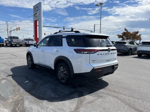 New 2025 Nissan Pathfinder SV w/ SV Premium Package image 7