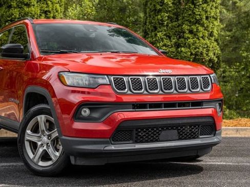 Used 2023 Jeep Compass Latitude AWD/4WD image 6