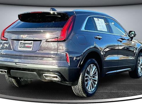 Used 2024 Cadillac XT4 Premium Luxury image 6