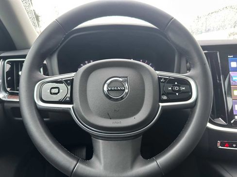 Certified 2025 Volvo V60 B5 Cross Country Plus image 23