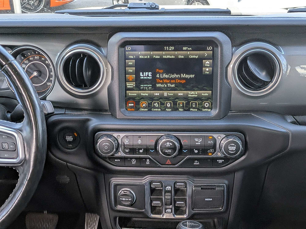 Used 2022 Jeep Gladiator Overland w/ LED Lighting Group AWD/4WD image 17