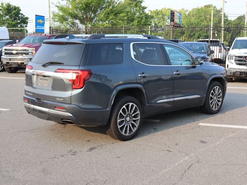 Used 2020 GMC Acadia Denali w/ Technology Package FWD image 10
