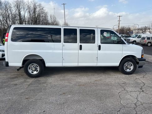 Used 2025 Chevrolet Express 3500 LT w/ LT Preferred Equipment Group RWD image 11