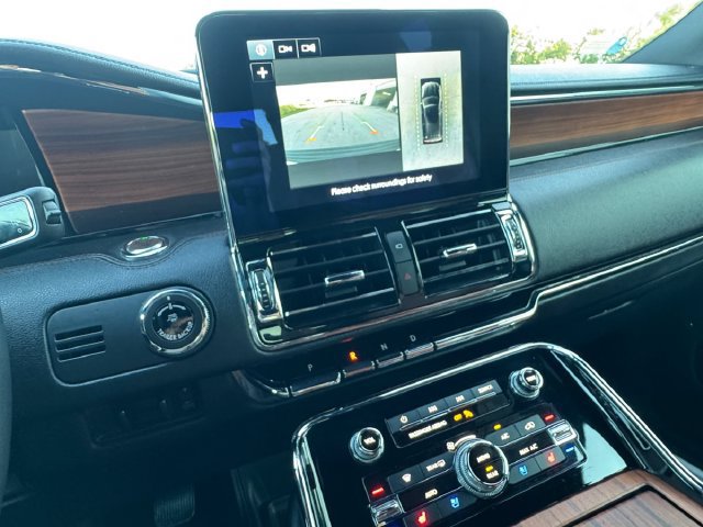 Used 2019 Lincoln Navigator Reserve AWD/4WD image 9