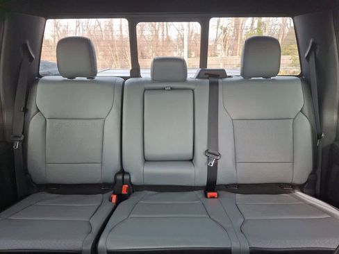 Used 2022 Ford F150 Lightning Lariat image 13