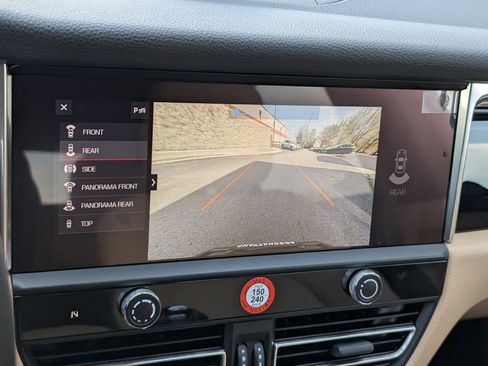 Certified 2026 Porsche Macan AWD/4WD image 14