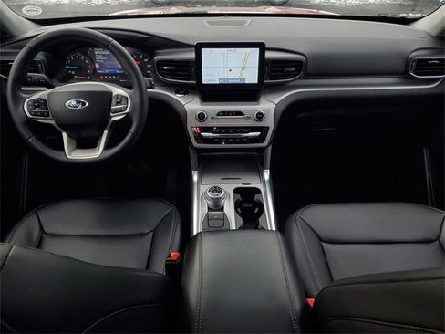 Certified 2024 Ford Explorer XLT w/ Equipment Group 202A image 31