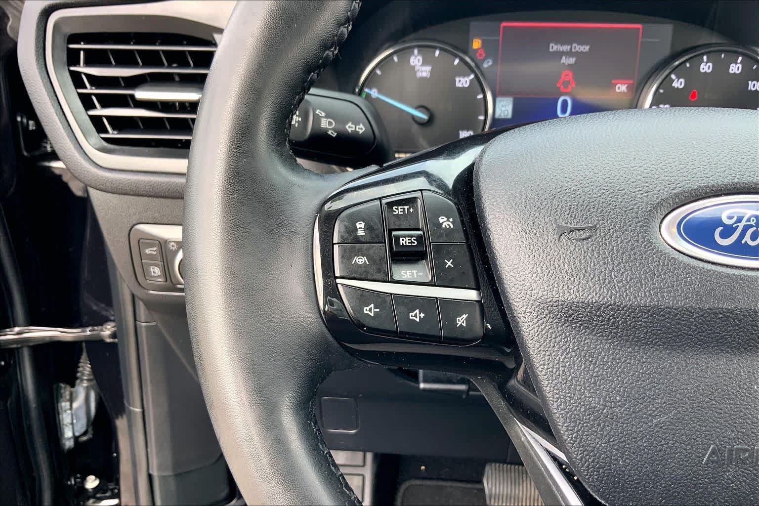 Used 2021 Ford Escape SE w/ SE Sport Appearance Package FWD image 23