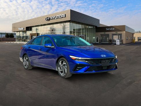 New 2025 Hyundai Elantra Limited image 11