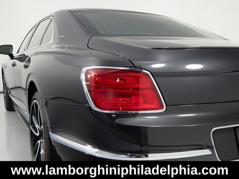 Used 2024 Bentley Flying Spur V8 AWD/4WD image 47