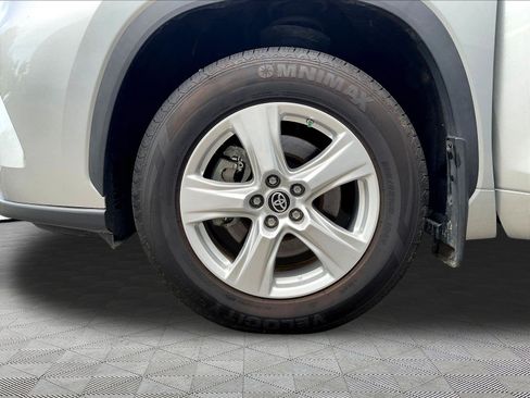 Used 2023 Toyota Highlander L AWD/4WD image 35
