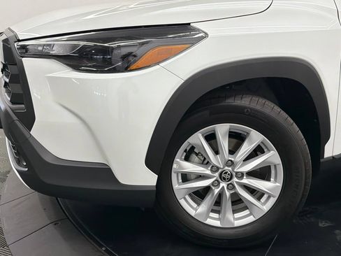 Used 2026 Toyota Corolla Cross LE w/ Moonroof Package FWD image 5