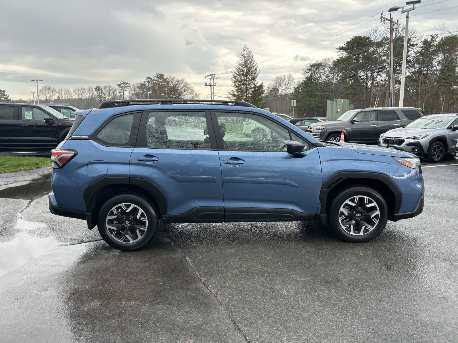 Used 2025 Subaru Forester AWD/4WD image 2