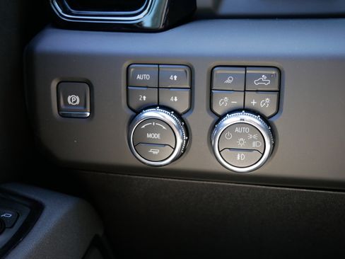 New 2026 GMC Sierra 3500 AT4 w/ AT4 Premium Plus Package AWD/4WD image 21