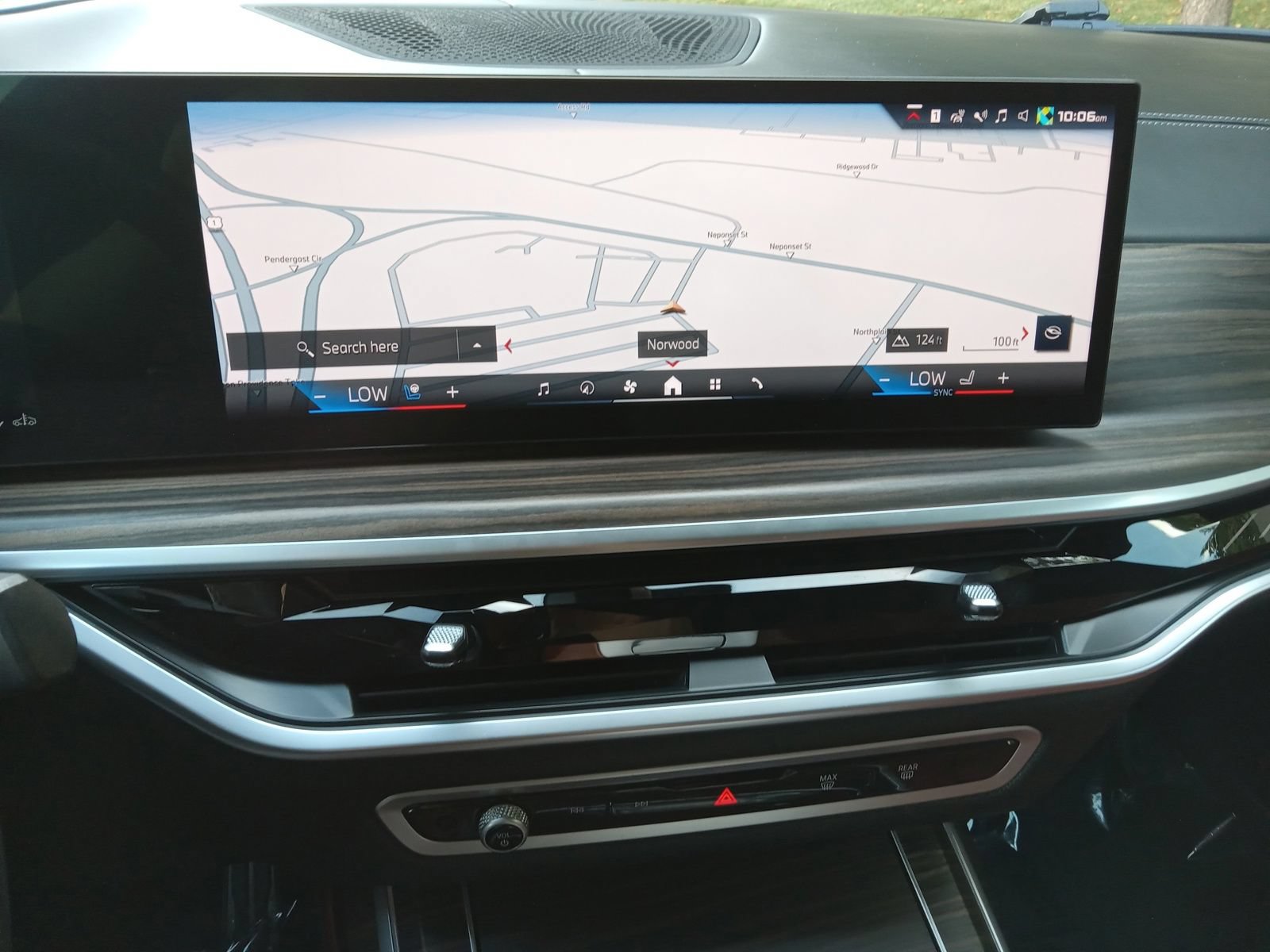 Used 2024 BMW X7 M60i w/ Climate Comfort Package AWD/4WD image 16
