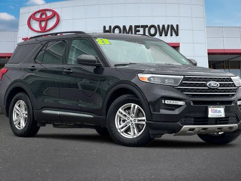 Used 2023 Ford Explorer XLT w/ Equipment Group 202A image 2