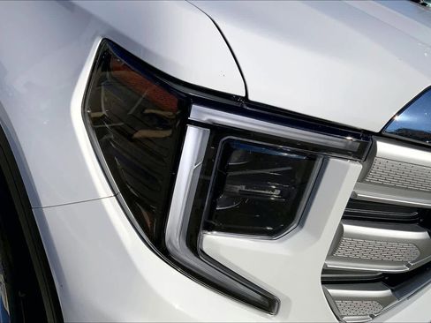 Used 2024 GMC Sierra 1500 SLE image 25