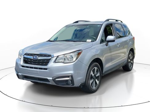 Used 2018 Subaru Forester 2.5i Premium AWD/4WD image 3