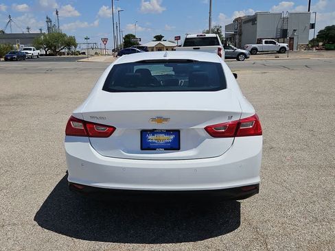 Used 2025 Chevrolet Malibu LT FWD image 7