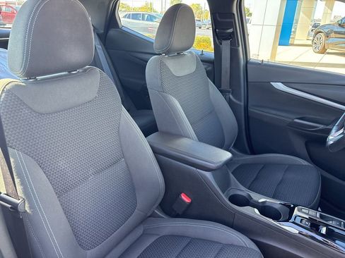 Used 2022 Chevrolet Bolt EUV LT w/ Comfort Package image 19