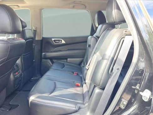 Used 2015 Nissan Pathfinder Platinum FWD image 10
