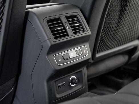 Used 2020 Audi Q5 e Premium Plus image 23