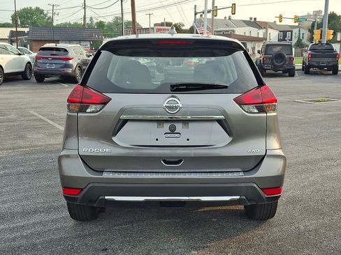 Used 2019 Nissan Rogue S AWD/4WD image 5