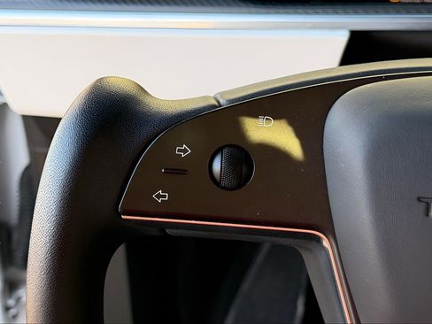 Used 2023 Tesla Model X Plaid image 38