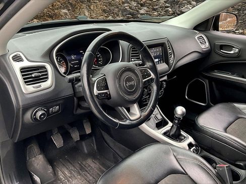 Used 2018 Jeep Compass Latitude w/ Popular Equipment Group image 12