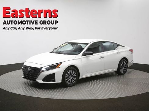 Used 2025 Nissan Altima 2.5 SV FWD image 55