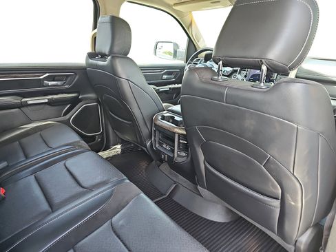 Used 2020 RAM 1500 Laramie AWD/4WD image 9