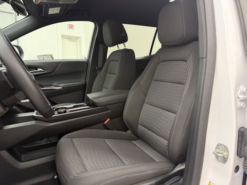 Used 2026 Chevrolet Equinox LT AWD/4WD image 13