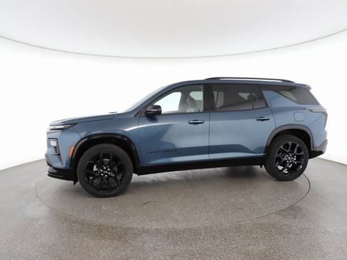 Used 2025 Chevrolet Traverse RS image 5